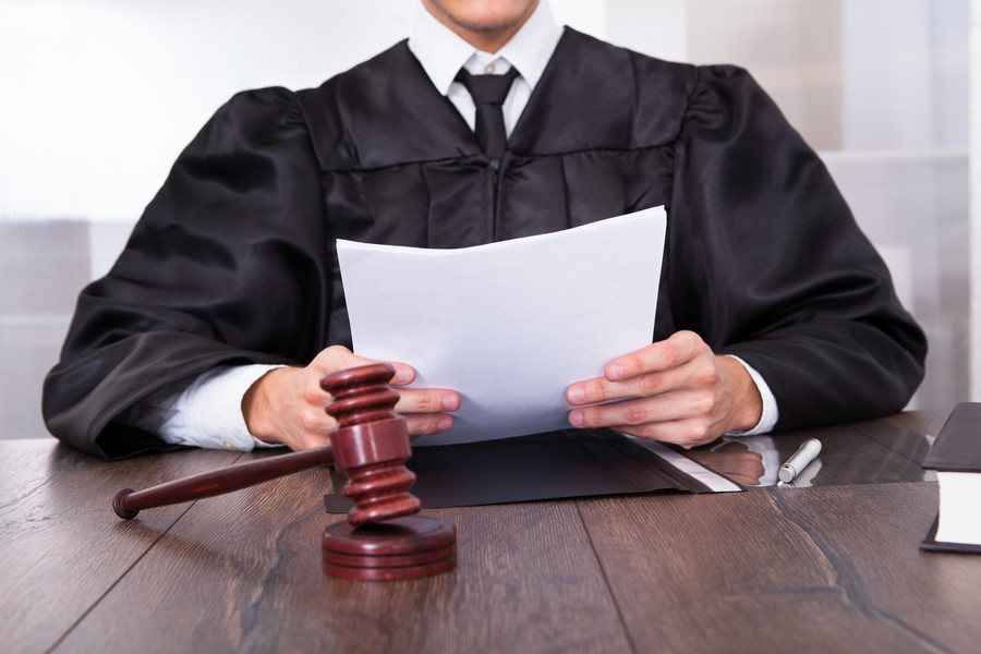 如何認(rèn)定黑社會(huì)性質(zhì)組織犯罪案件中的保護(hù)傘問(wèn)題？上海資深刑事律師告訴您