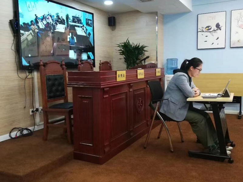 上海法律顧問(wèn):強(qiáng)拆時(shí)因古董楠木床還未搬出發(fā)生沖突，村民稱(chēng)多人將其打傷